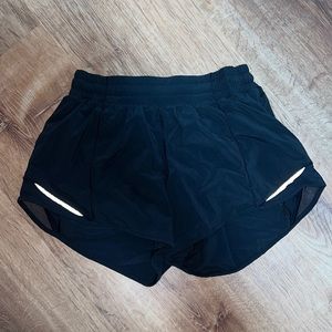 Lululemon hotty hot short
